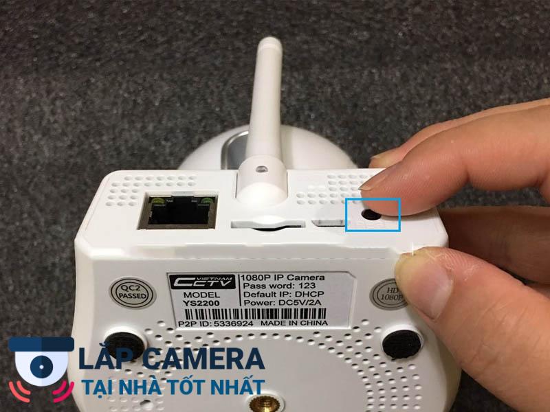 Khởi động lại camera