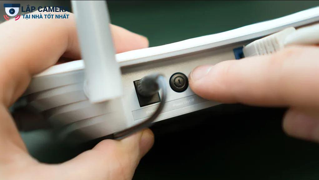 Khởi động lại router